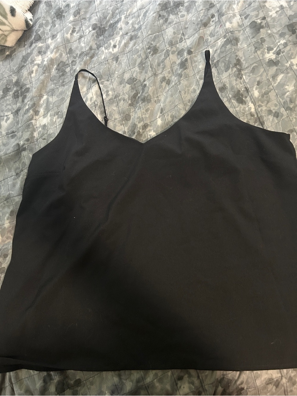 Banana Republic Flowy V-Neck Spaghetti Strap Camisole
